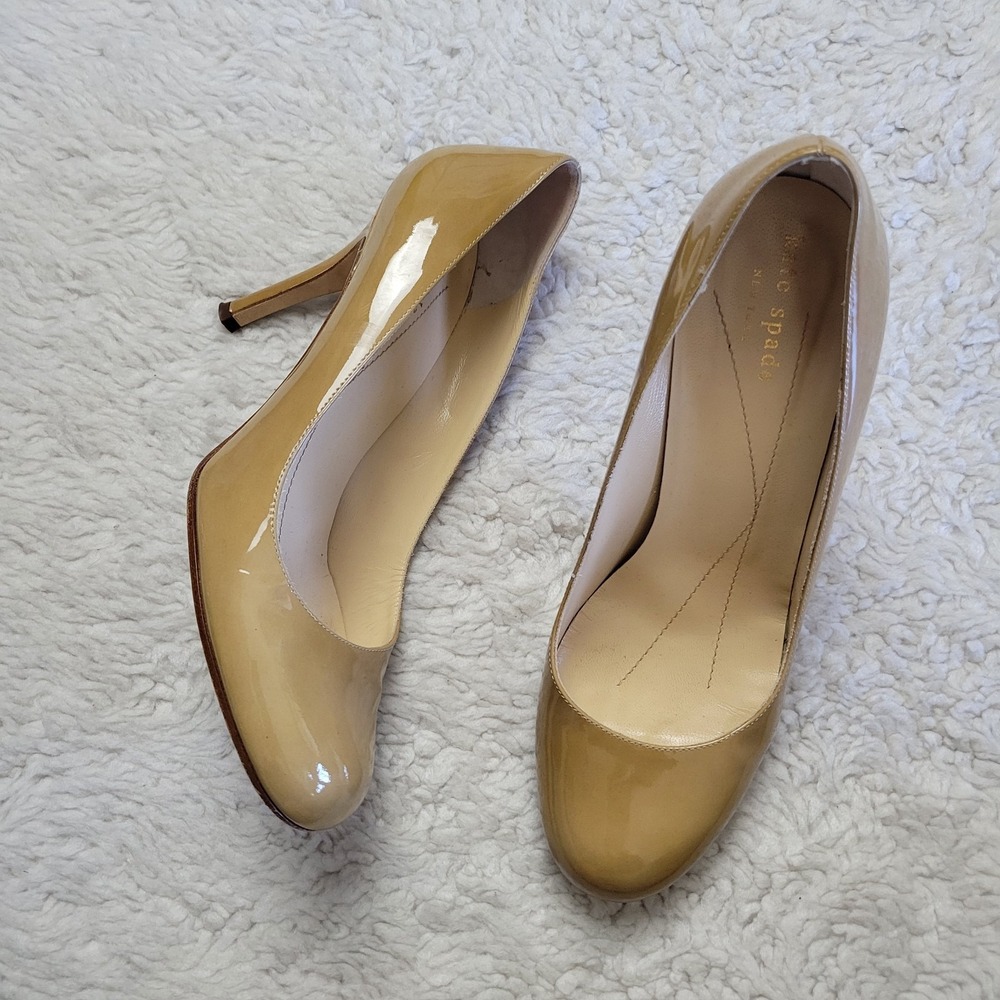 Kate Spade New York Patent Leather Round Toe Pumps Heels Women's 8 B Italy